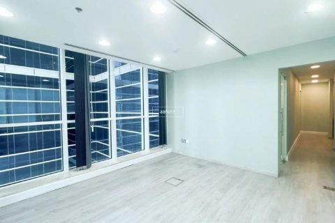 Снять в аренду офис в Бизнес-Бэй, Дубай, ОАЭ 76.1м2, № 638941 - фото 2
