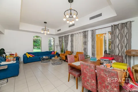 Rijtjeshuis te huur in Arabian Ranches, Dubai, VAE 3 slaapkamers, 279 vr.m., nr 661314 - foto 2