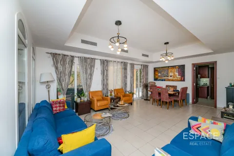 Rijtjeshuis te huur in Arabian Ranches, Dubai, VAE 3 slaapkamers, 279 vr.m., nr 661314 - foto 3