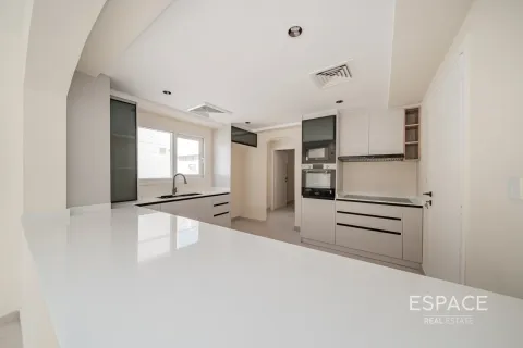 Villa para arrendamento em Meadows, Dubai, EAU 5 quartos, 371 m2 № 661309 - foto 4
