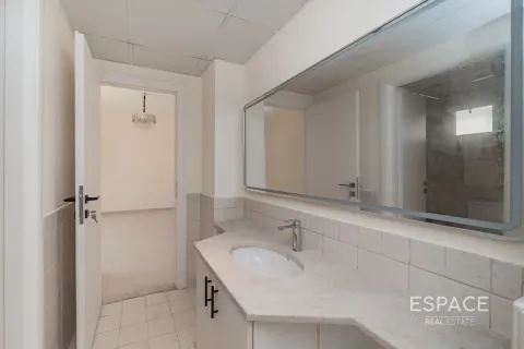 Villa para arrendamento em Meadows, Dubai, EAU 5 quartos, 371 m2 № 661309 - foto 9