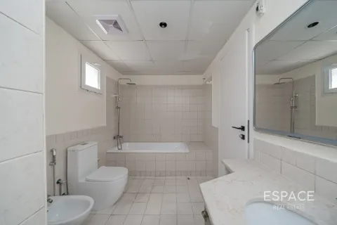 Villa para arrendamento em Meadows, Dubai, EAU 5 quartos, 371 m2 № 661309 - foto 8