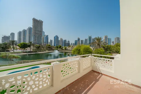 Villa para arrendamento em Meadows, Dubai, EAU 5 quartos, 371 m2 № 661309 - foto 2