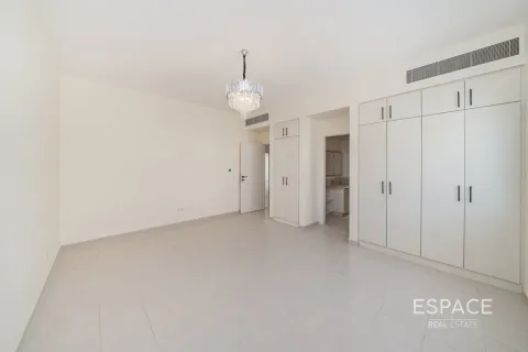 Villa para arrendamento em Meadows, Dubai, EAU 5 quartos, 371 m2 № 661309 - foto 7