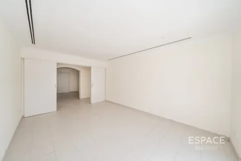 Villa para arrendamento em Meadows, Dubai, EAU 5 quartos, 371 m2 № 661309 - foto 10