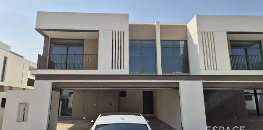 Склад в Al Furjan, Дубай, ОАЕ 4 спальні, 335м2 № 650064