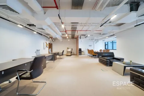 Office in Business Bay, Dubai, UAE 122 sq.m. № 650062 - photo 5