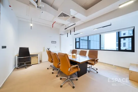 Office in Business Bay, Dubai, UAE 122 sq.m. № 650062 - photo 2