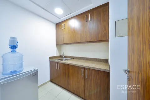 Office in Business Bay, Dubai, UAE 122 sq.m. № 650062 - photo 12