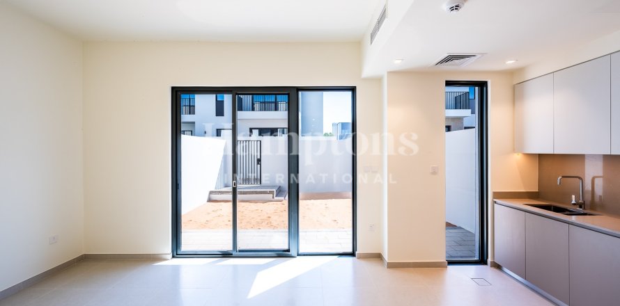 Kaupunkipientalo Dubai South (Dubai World Central), Arabiemiraatit 3 makuuhuonetta, 193.145 m2 № 651009