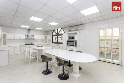 Villa te huur in Al Barsha, Dubai, VAE 6 slaapkamers, 129.5 vr.m., nr 679965 - foto 8