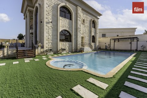 Villa te huur in Al Barsha, Dubai, VAE 6 slaapkamers, 129.5 vr.m., nr 679965 - foto 1