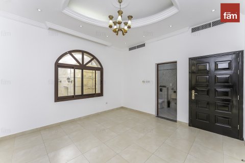Villa te huur in Al Barsha, Dubai, VAE 6 slaapkamers, 129.5 vr.m., nr 679965 - foto 16