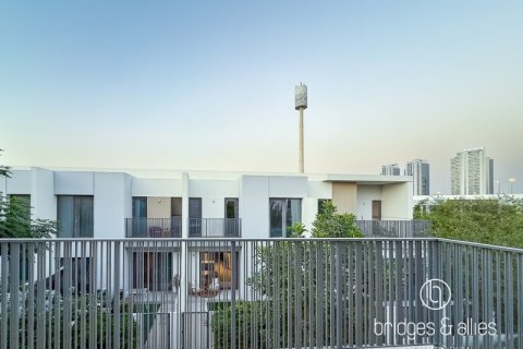 Villa til leje i Dubai, UAE 4 soveværelser, 231.5 kvm № 669116 - foto 12