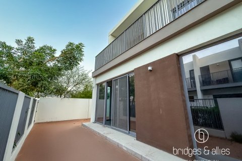 Villa til leje i Dubai, UAE 4 soveværelser, 231.5 kvm № 669116 - foto 13