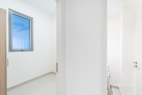 Dubai, UAE의 임대용 빌라 침실 4개, 158.9제곱미터 번호 669118 - 사진 15