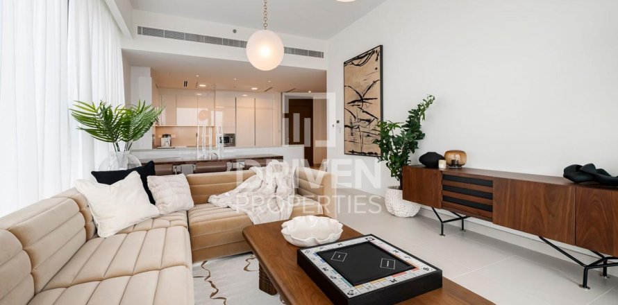 Apartment in Al Wasl, Dubai, UAE 3 bedrooms, 183 sq.m. № 655501