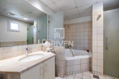 Villa in Meadows, Dubai, UAE 4 bedrooms, 559 sq.m. № 655497 - photo 24