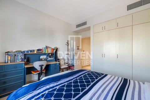 Villa in Meadows, Dubai, UAE 4 bedrooms, 559 sq.m. № 655497 - photo 14