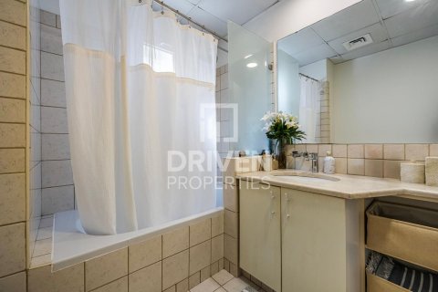 Villa in Meadows, Dubai, UAE 4 bedrooms, 559 sq.m. № 655497 - photo 20