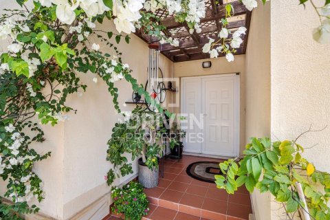 Villa in Meadows, Dubai, UAE 4 bedrooms, 559 sq.m. № 655497 - photo 28