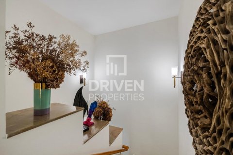 Villa in Meadows, Dubai, UAE 4 bedrooms, 559 sq.m. № 655497 - photo 17