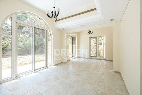 Βίλα σε Dubai Sports City, ΗΑΕ 4 υπνοδωμάτια, 350 τ.μ. Αρ. 655499 - φωτογραφία 2