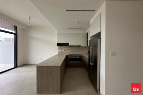 Villa in Dubai, UAE 3 bedrooms, 175.1 sq.m. № 634669 - photo 11