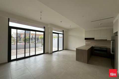 Villa in Dubai, UAE 3 bedrooms, 175.1 sq.m. № 634669 - photo 2