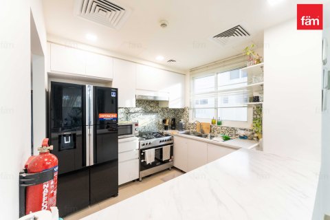 Vilë në Dubai, Emiratet e Bashkuara Arabe 4 dhoma gjumi, 205.3 m2. № 634673 - Foto 9