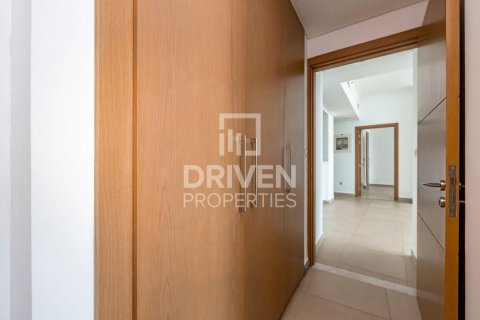 Apartament në Downtown Dubai (Downtown Burj Dubai), Dubai, Emiratet e Bashkuara Arabe 2 dhoma gjumi, 129.32 m2. № 746714 - Foto 15