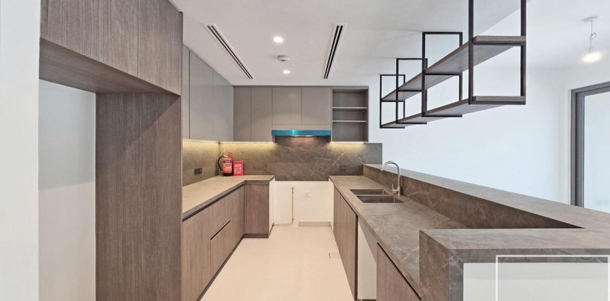 Huvila Tilal Al Ghaf, Dubai, Arabiemiraatit 3 makuuhuonetta, 203 m2 № 641049