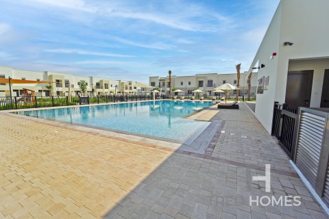 Rekkehus til salgs i Town Square, Dubai, Emiratene 3 soverom, 198.35 kvm Nr. 733297 - Foto 1