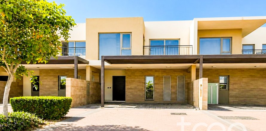 Városi lakóépület itt: Arabian Ranches 2, Dubai, EAE, 3 hálószoba, 184.69 m², azonosító: 733299