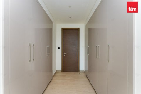 Apartment in Dubai, UAE 4 bedrooms, 218.6 sq.m. № 641583 - photo 14