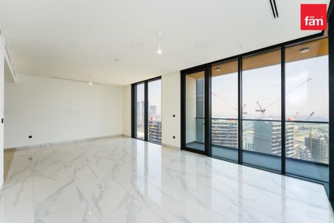 Apartment in Dubai, UAE 4 bedrooms, 218.6 sq.m. № 641583