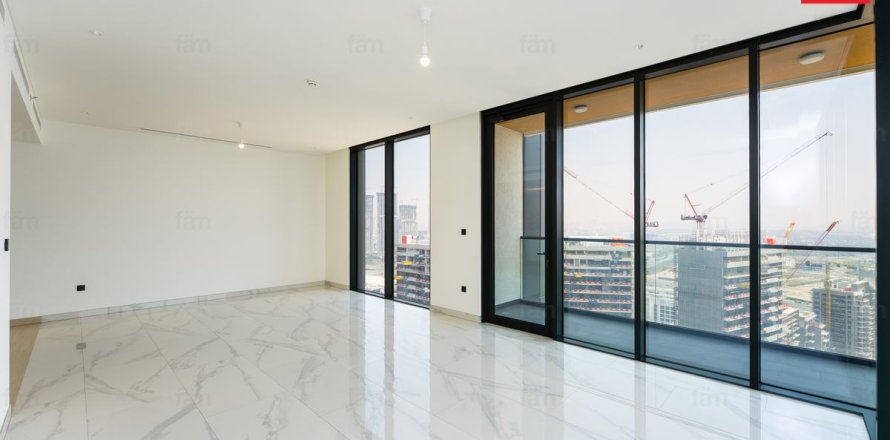 Apartment in Dubai, UAE 4 bedrooms, 218.6 sq.m. № 641583