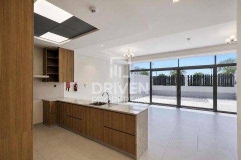 Dubai Land、Dubai、UAE にあるヴィラの賃貸物件 5ベッドルーム、184.13 m2、No765656 - 写真 3