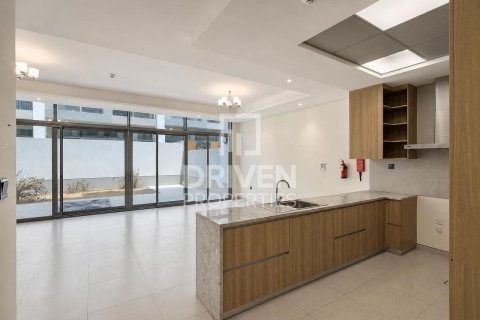 וילה להשכרה ב Dubai Land, Dubai, איחוד האמירויות  5 חדרי שינה, 301.47 מ"ר, מספר 765655 - תמונה 3