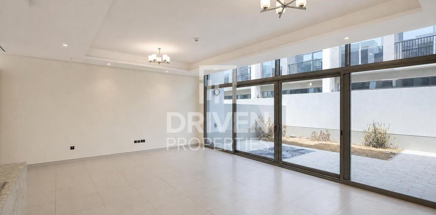 וילה ב Dubai Land, Dubai, איחוד האמירויות 5 חדרי שינה, 301.47 מ"ר מספר 765655