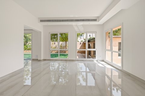 Vila u Meadows, Dubai, UAE 6 spavaćih soba, 605.91 m2 Br. 749832 - fotografija 11