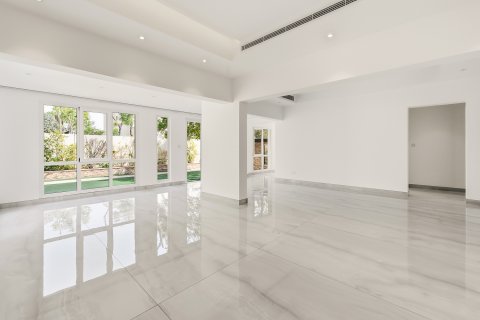 Vila u Meadows, Dubai, UAE 6 spavaćih soba, 605.91 m2 Br. 749832 - fotografija 6