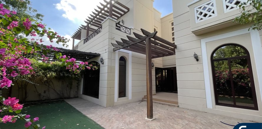 Vila u gradu Mudon, Dubai, UAE 4 spavaće sobe, 297 m2 Br. 688850