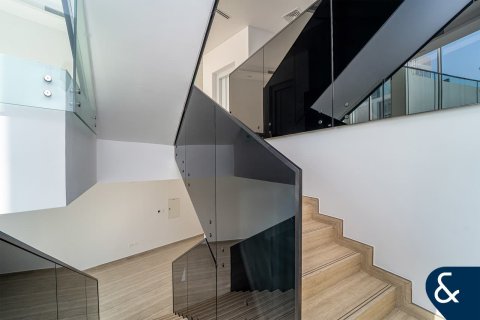 Villa te huur in Al Barari, Dubai, VAE 4 slaapkamers, 460 vr.m., nr 688851 - foto 3