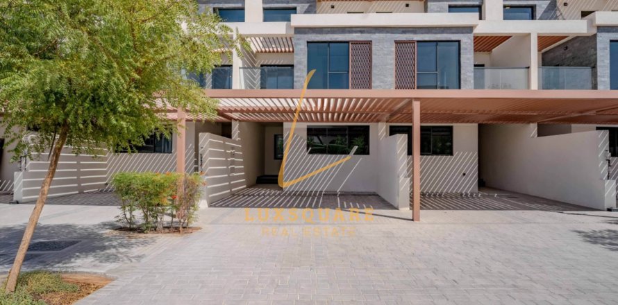 Shtëpi në qytet në DAMAC Hills (Akoya by DAMAC), Dubai, Emiratet e Bashkuara Arabe 5 dhoma gjumi, 172 m2. № 715246