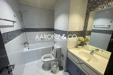 Apartment til leje i Jumeirah Lake Towers, Dubai, UAE 1 soveværelse, 80.6 kvm № 641898 - foto 9