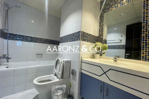 Apartment til leje i Jumeirah Lake Towers, Dubai, UAE 1 soveværelse, 80.6 kvm № 641898 - foto 8