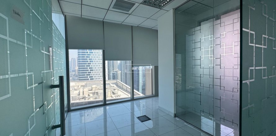 Zyrë në Business Bay, Dubai, Emiratet e Bashkuara Arabe 176.6 m2. № 641897