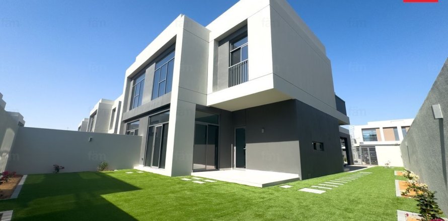Villa in Dubai, VAE: 3 Schlafzimmer, 264.3 m2 Nr. 725800