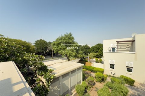Villa in Al Furjan, Dubai, UAE 3 bedrooms, 229.4 sq.m. № 637918 - photo 26